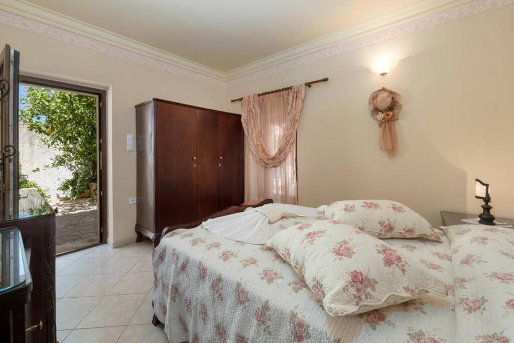 Marigoula House Villa Pombia Exterior photo